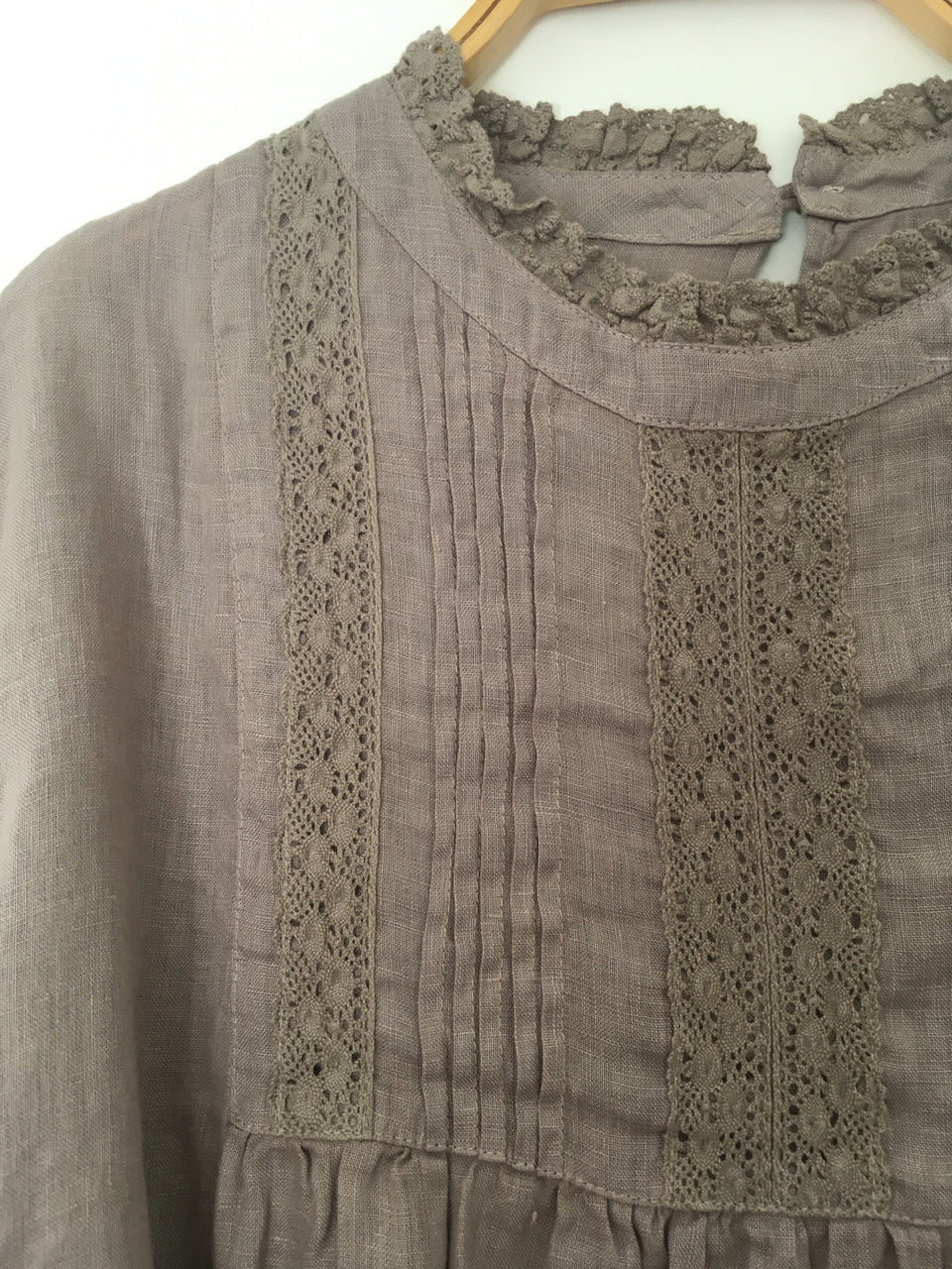 Pure linen chest pleated lace dropped shoulder elegant blouse