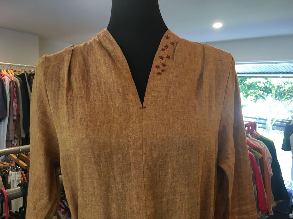 Yarn-dyed linen V-neck hand-embroidered A-line belt dress